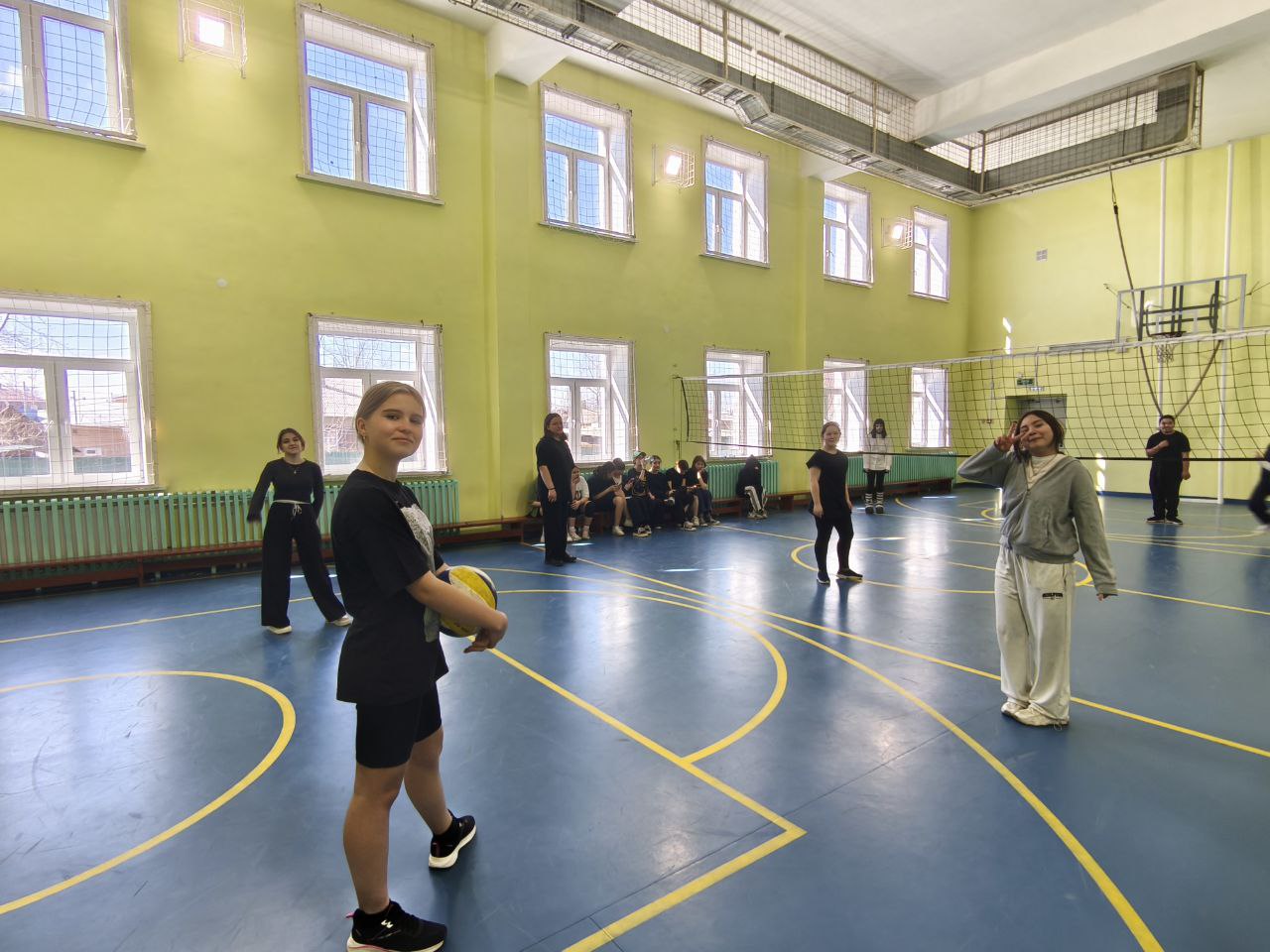 Пионербол в 6-ых классах.