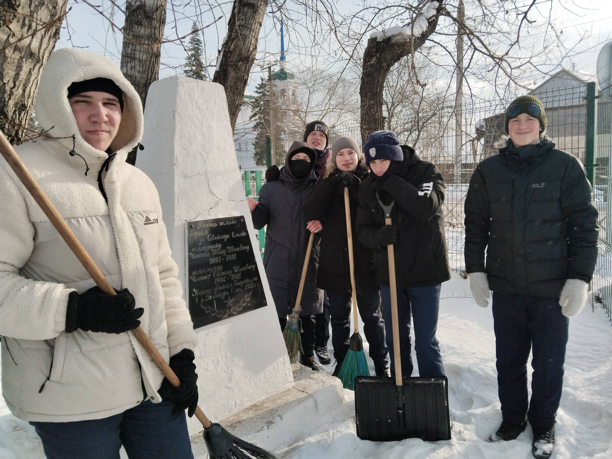 Зимние дела волонтеров.